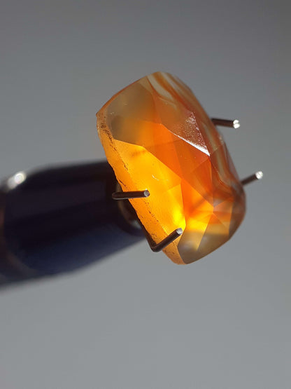 beautiful yellowish reddish orange Carnelian,rose cut, cushion, 3.25 ct - Natural Gems Belgium