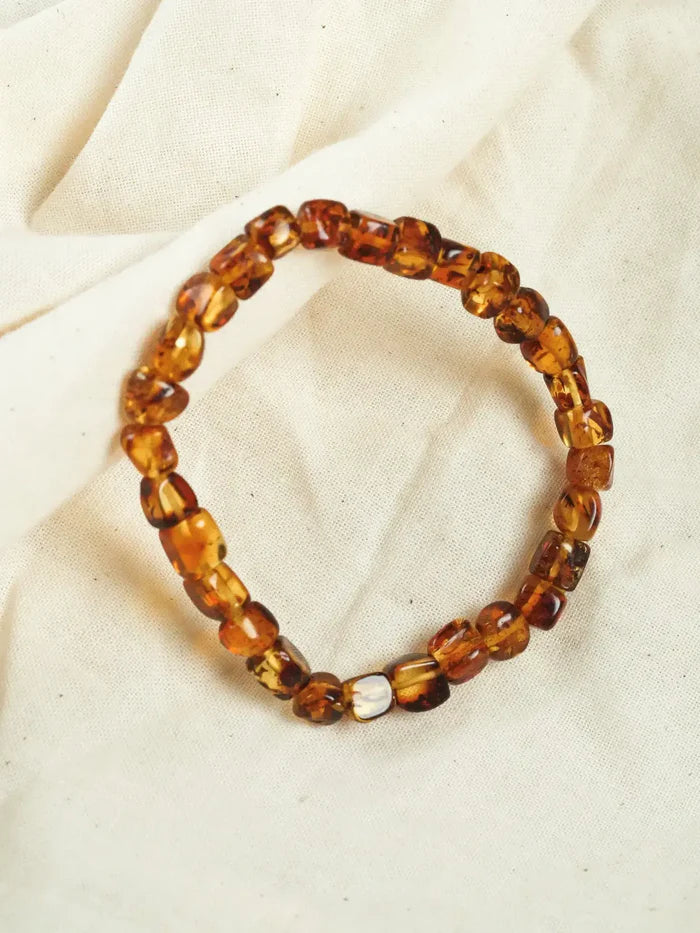 Baltic Amber Cube Bead Bracelet 6 mm – Natural Dark Yellow Amber Bracelet - Natural Gems Belgium