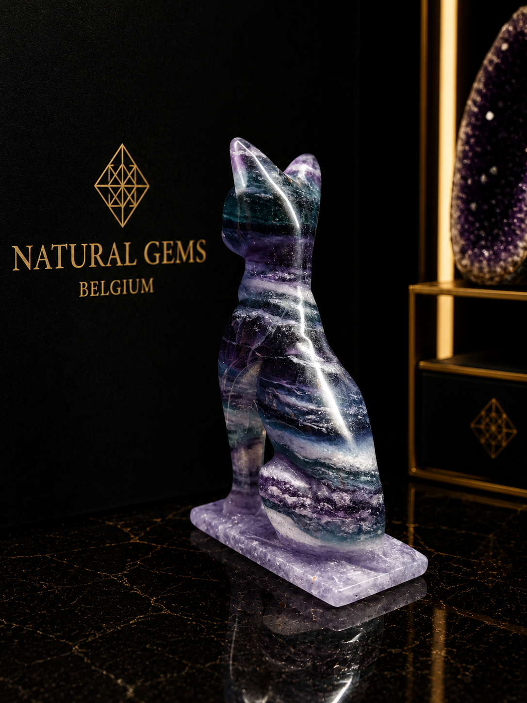 Premium Multicolor Fluorite Cat Sculpture on Fluorite Base – Blue Green Purple Fluorite – 6.86 cm - Natural Gems Belgium