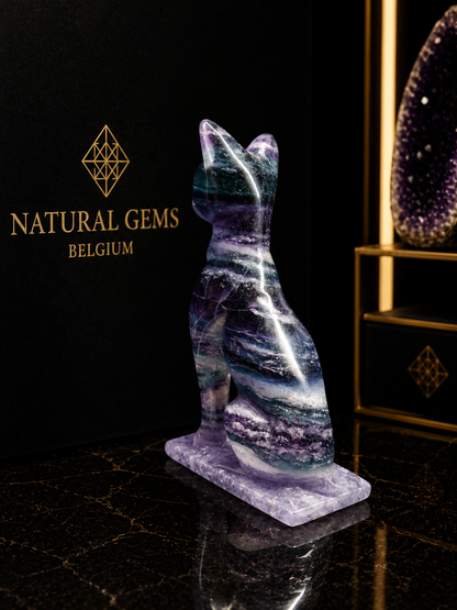 Premium Multicolor Fluorite Cat Sculpture on Fluorite Base – Blue Green Purple Fluorite – 6.86 cm - Natural Gems Belgium
