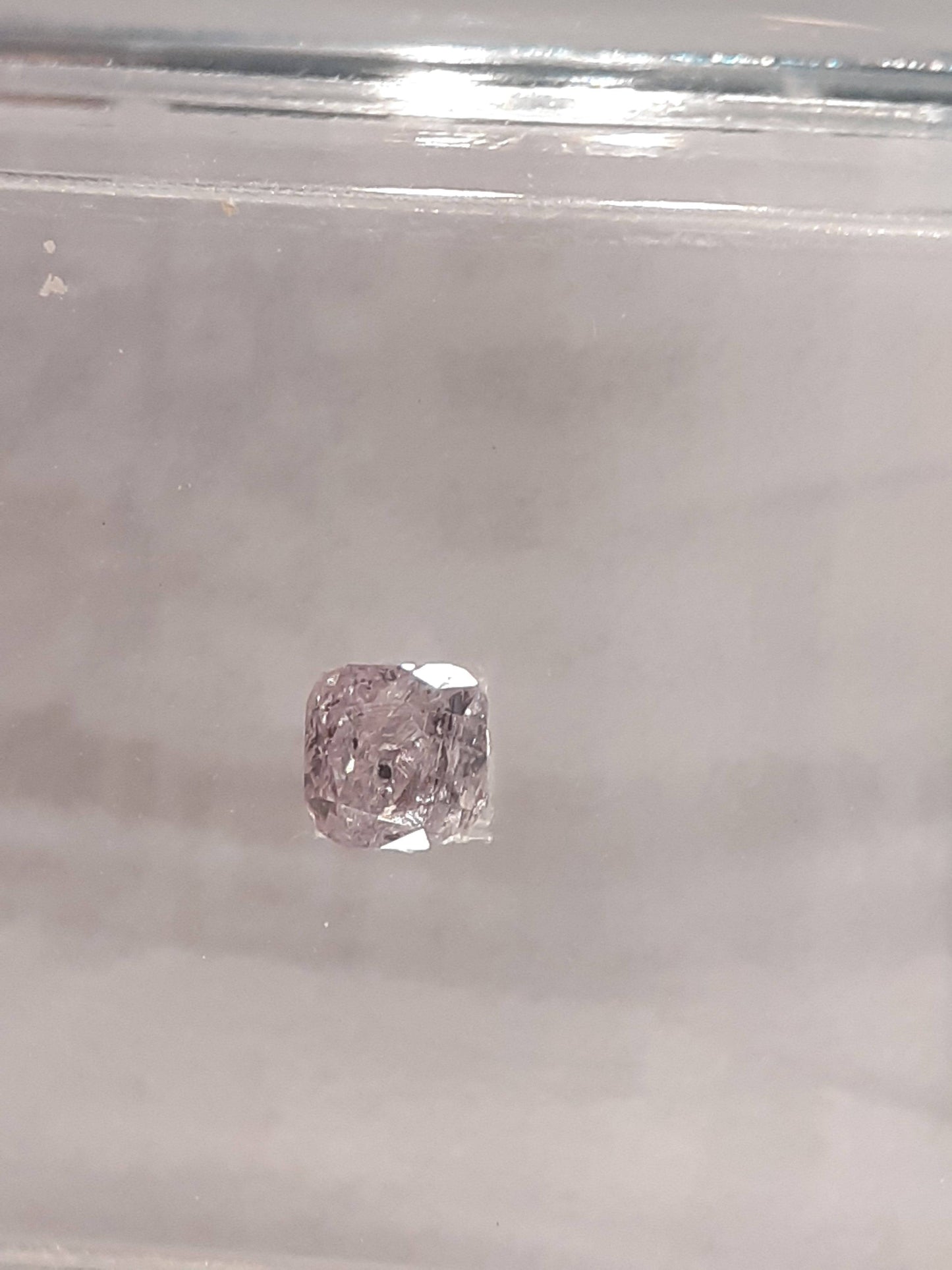 Certified Natural Diamond - Square Cushion Modified Brilliant - 0.13 ct - I3 - Natural Fancy Light Purplish Pink - sealed - Natural Gems Belgium