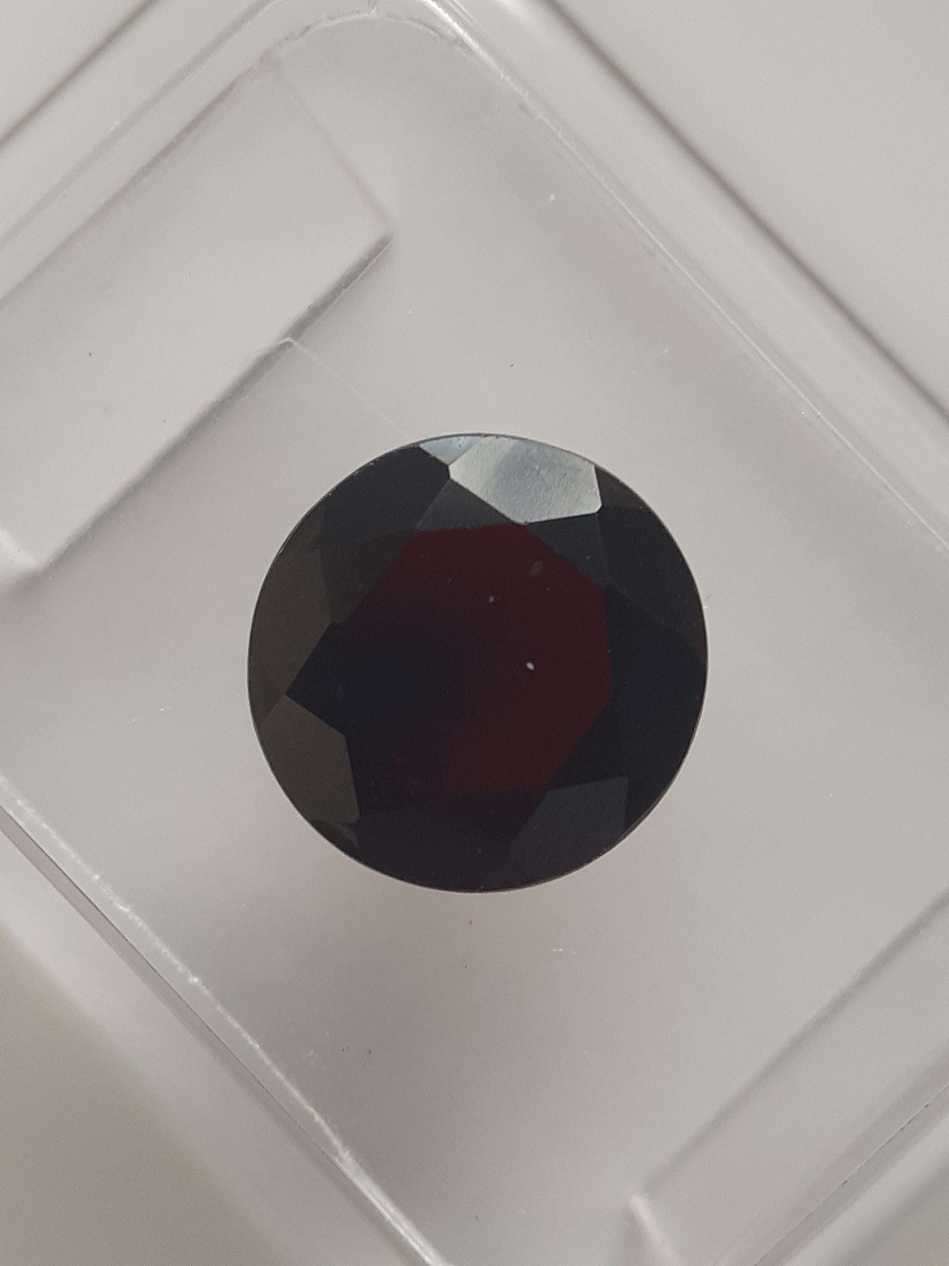 Certified Natural Garnet - 2.22 ct - Africa - Sealed - Natural Gems Belgium