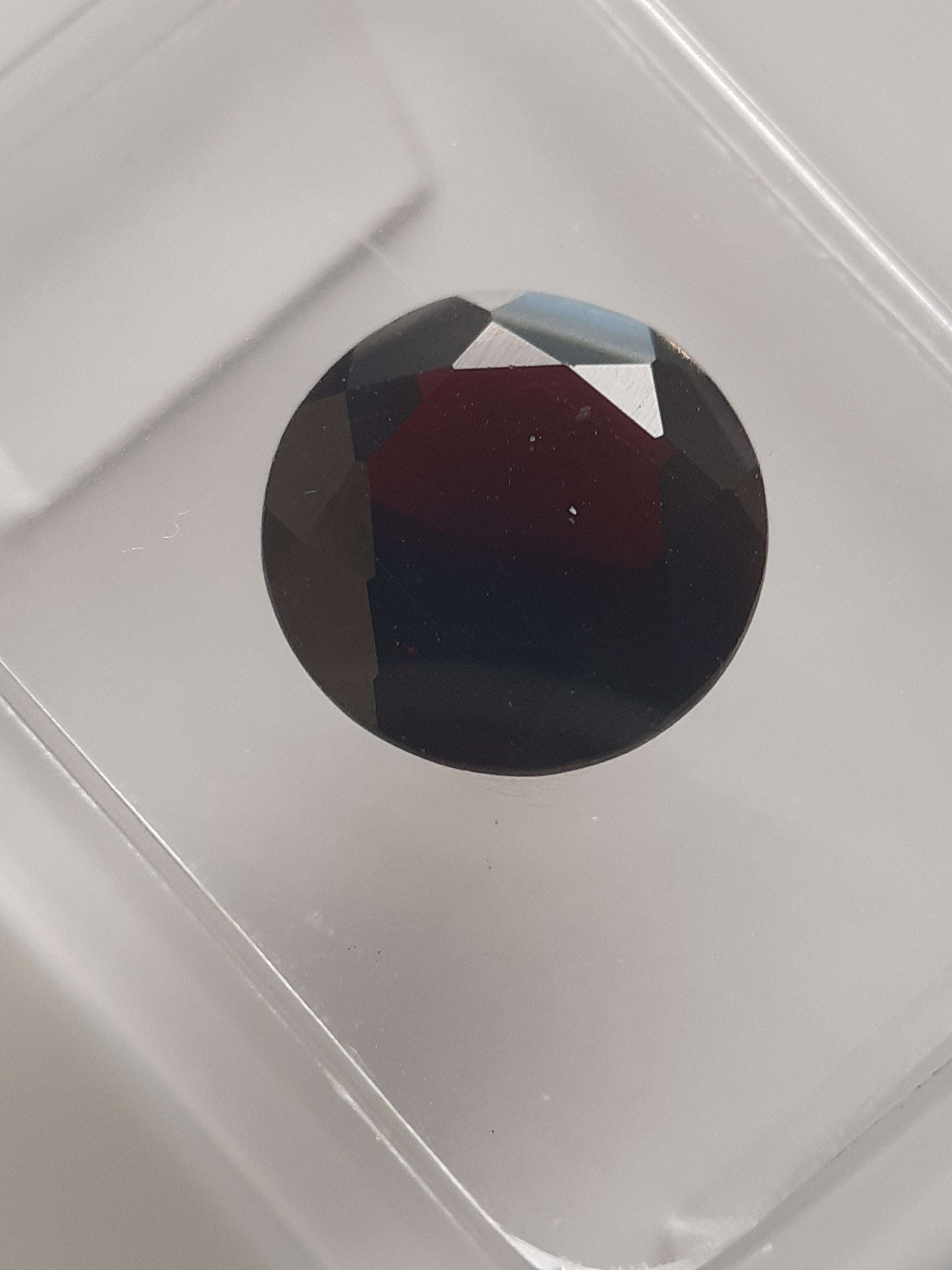 Certified Natural Garnet - 2.22 ct - Africa - Sealed - Natural Gems Belgium