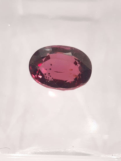 Certified Natural Rhodolite Garnet - 1.58 ct - oval cut - Tanzania - Sealed - Natural Gems Belgium