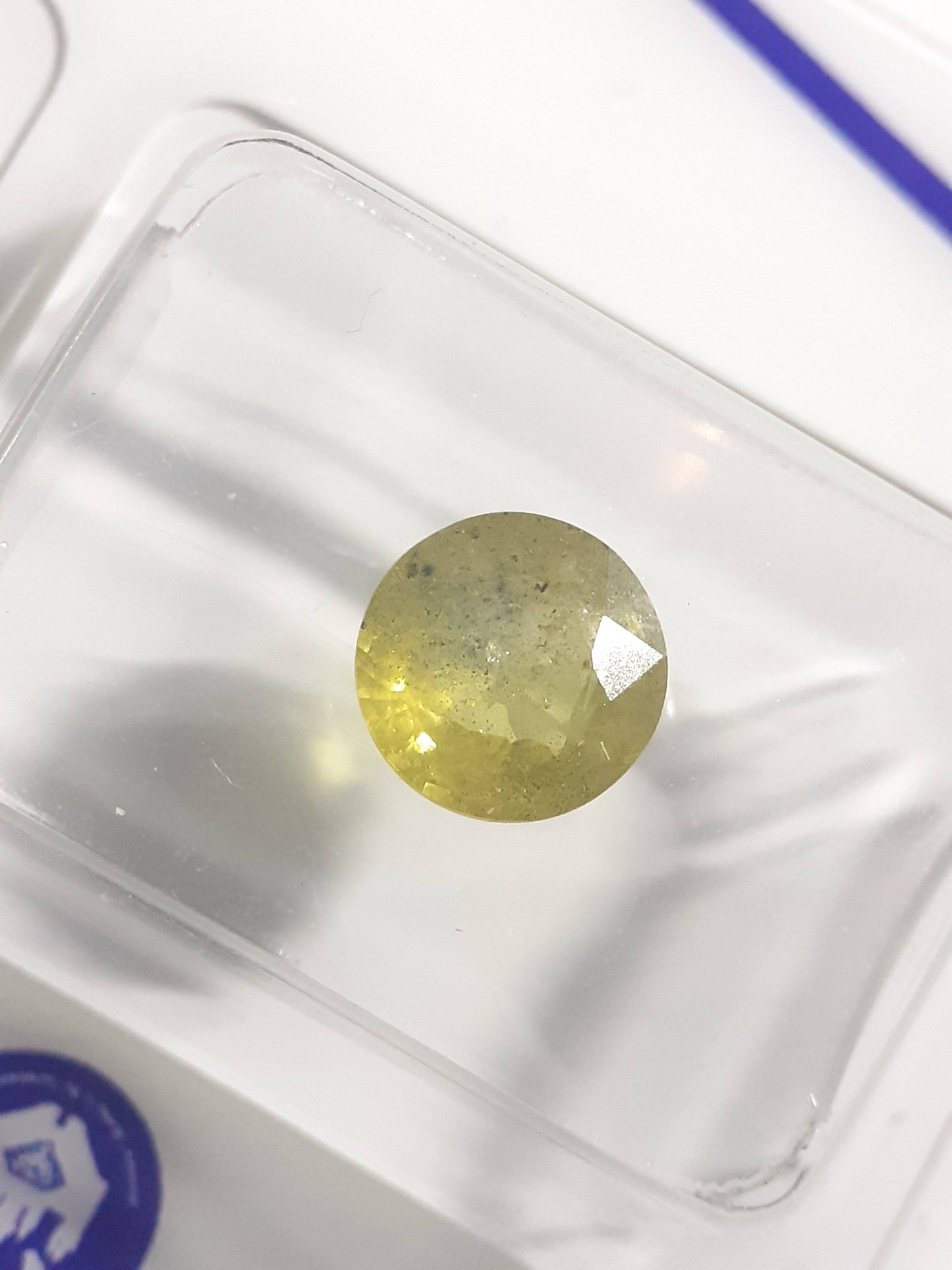 Certified Natural Yellow Sapphire - 1.55 ct - Madagascar - heated - Be treated - Sealed - Natural Gems Belgium