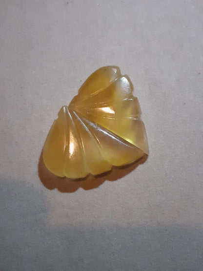 Handcarved Fluorite : pair of leaves forming heart - natural fluorite 40.05 ct - Natural Gems Belgium