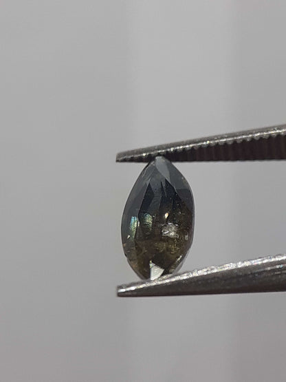 Natural bicolor sapphire - 0.69 ct - Marquise - unheated - Tanzania - certified by NGB - Natural Gems Belgium