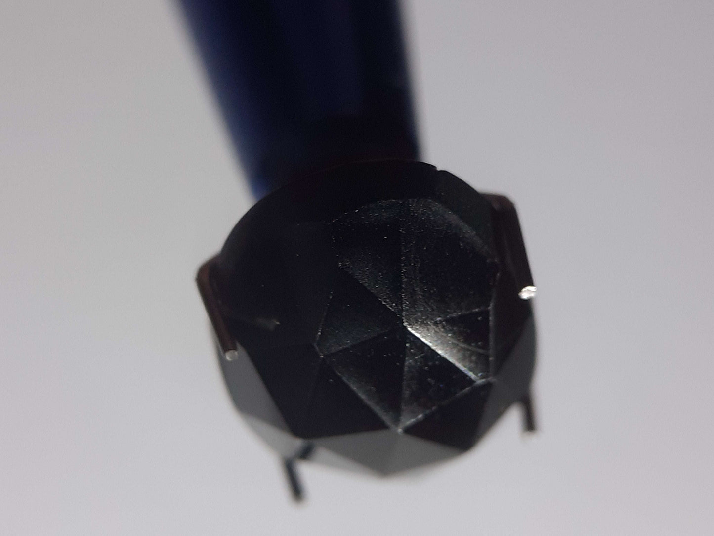 Natural Black Spinel, oval rose cut , 6.73 ct, Afrika , untreated - Natural Gems Belgium