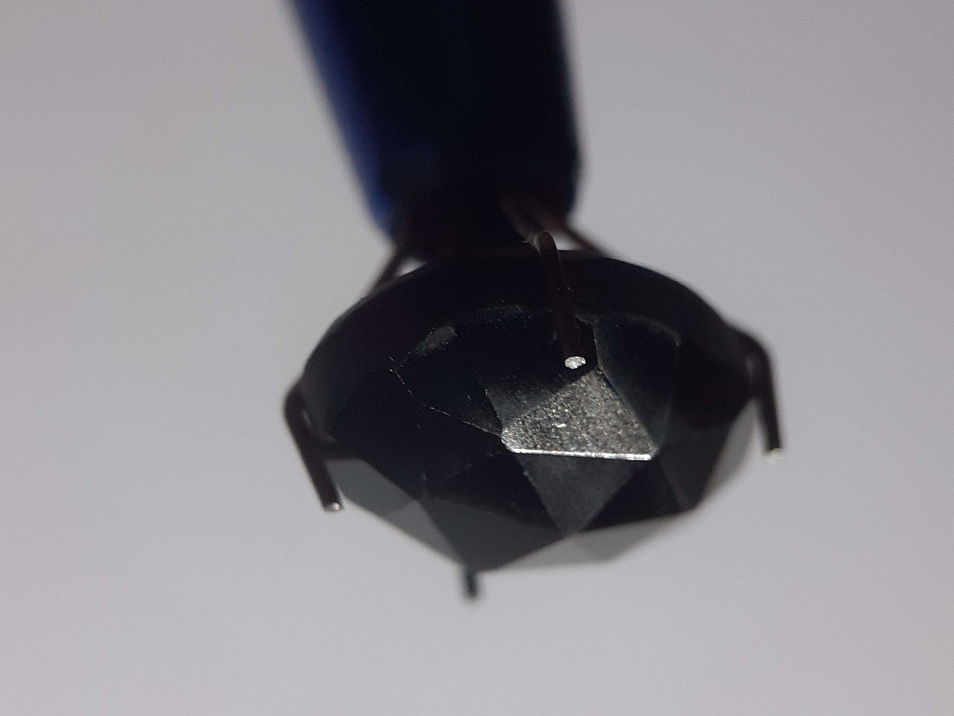 Natural Black Spinel, oval rose cut , 6.73 ct, Afrika , untreated - Natural Gems Belgium