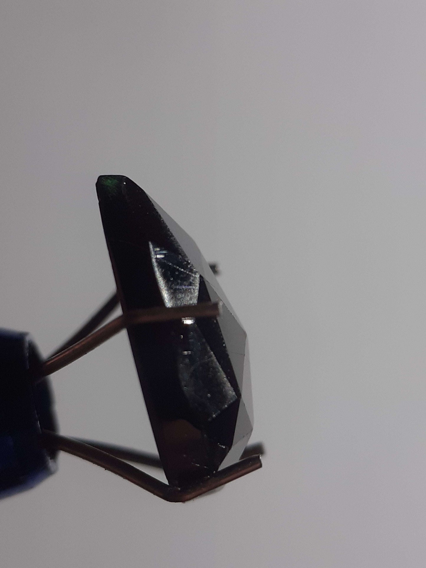 Natural Black Spinel, pear rose cut , 4.05 ct, Afrika , untreated - Natural Gems Belgium