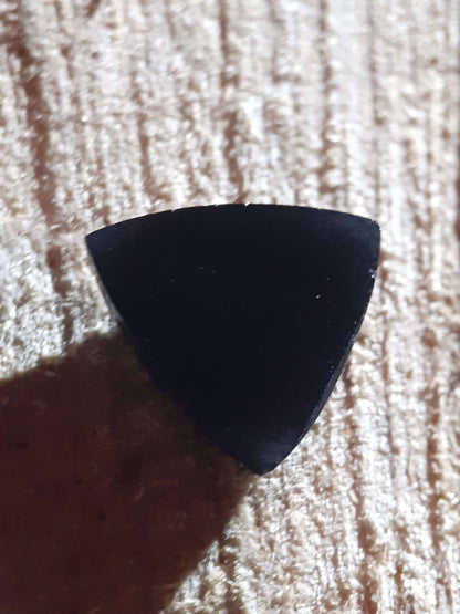 Natural Black Spinel, trillion rose cut , 4.35 ct, Afrika , untreated - Natural Gems Belgium