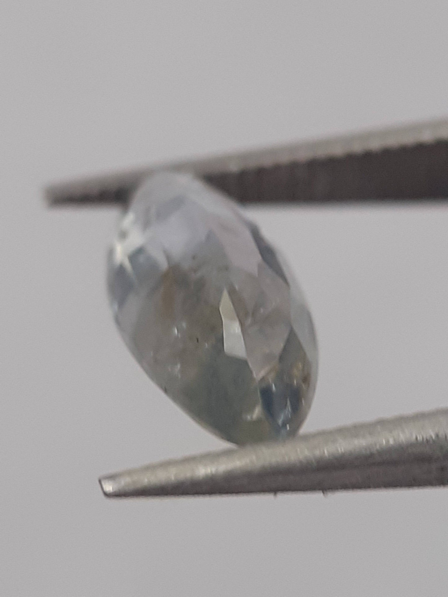 Natural Blue and green sapphire - 1.065 ct - marquise - unheated