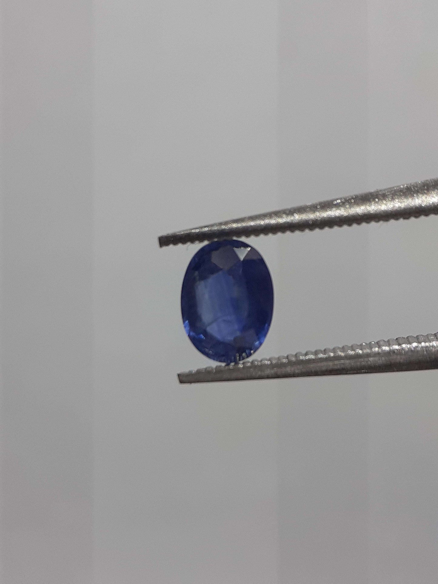 Natural blue sapphire - 0.47 ct - oval - heated - Australia - certified by NGB - Natural Gems Belgium