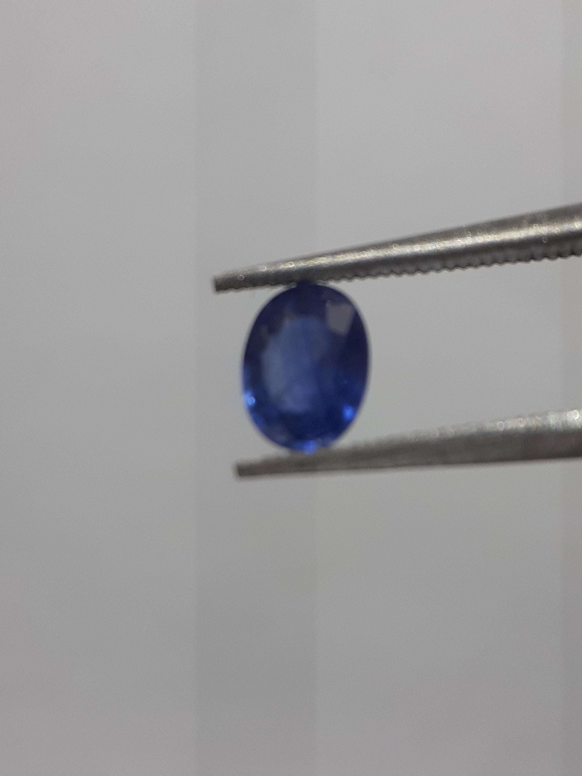 Natural blue sapphire - 0.47 ct - oval - heated - Australia - certified by NGB - Natural Gems Belgium