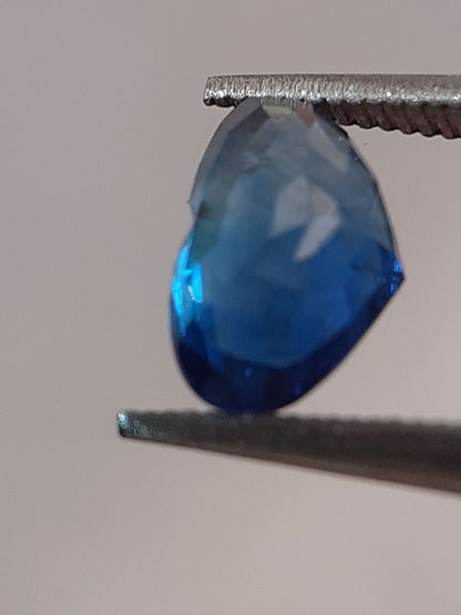 Natural blue sapphire - 0.69 ct - Heart - heated - Ceylon - certified by NGB - Natural Gems Belgium