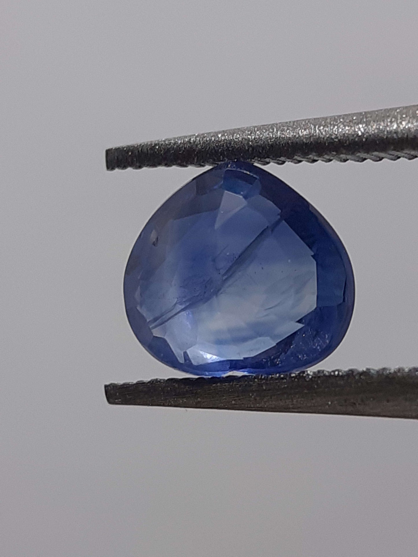 Natural blue sapphire - 0.75 ct - Heart - heated - Africa - certified by NGB - Natural Gems Belgium