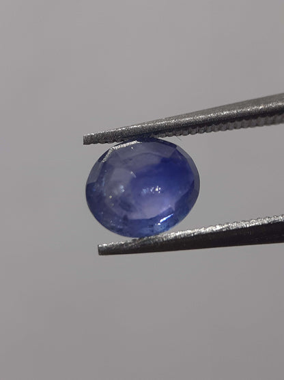 Natural blue sapphire - 0.79 ct - Oval - heated - Ceylon - certified by NGB - Natural Gems Belgium