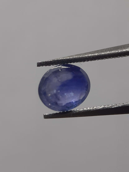 Natural blue sapphire - 0.79 ct - Oval - heated - Ceylon - certified by NGB - Natural Gems Belgium