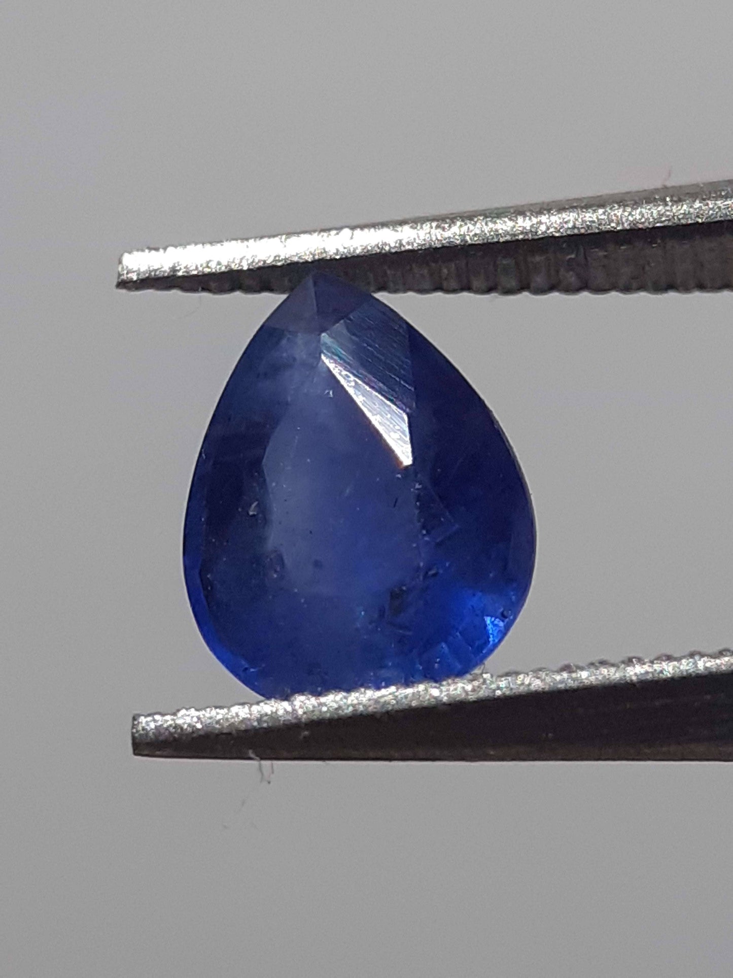 Natural blue sapphire - 0.80 ct - Pear - heated - Ceylon - certified by NGB - Natural Gems Belgium