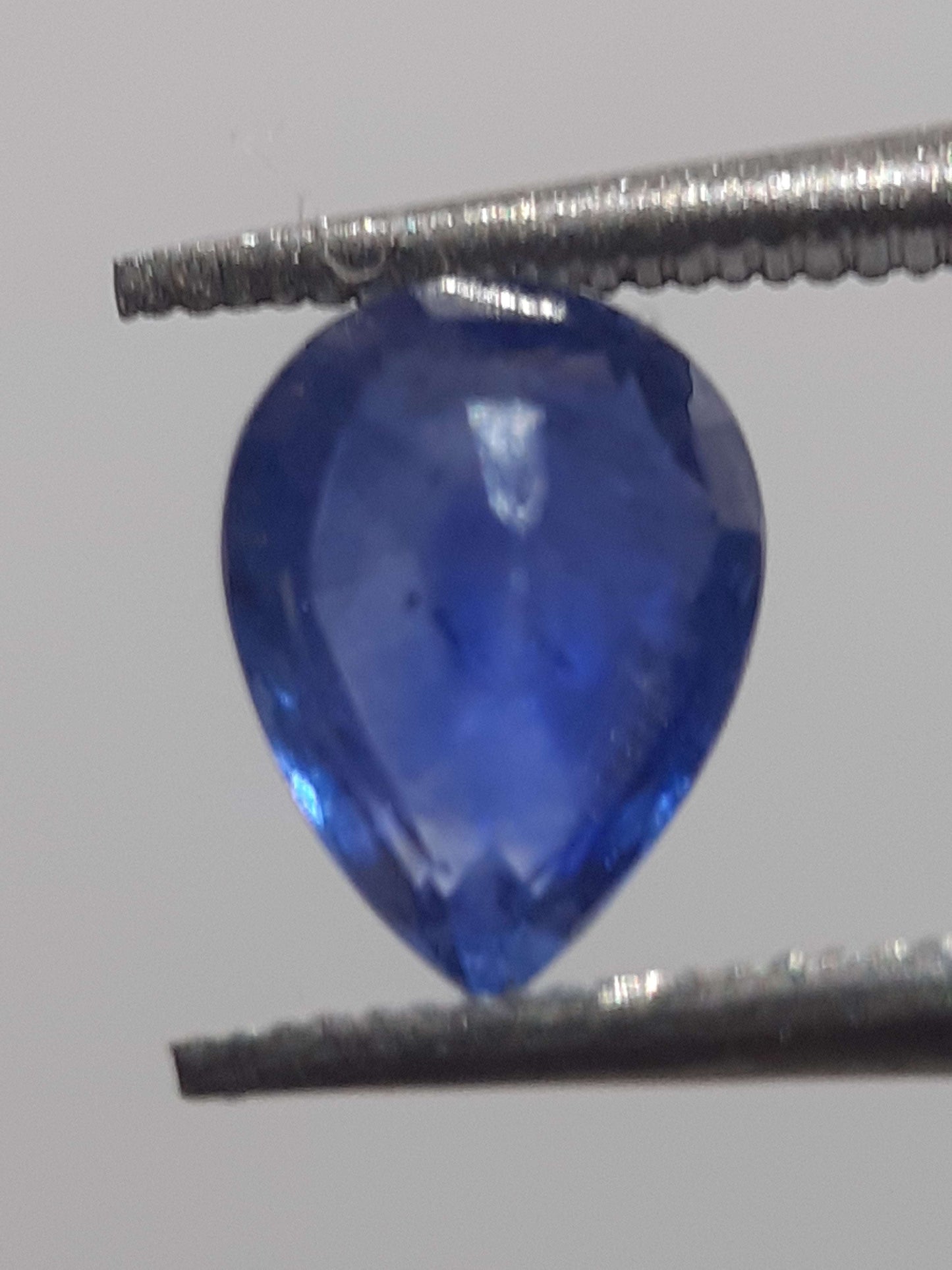 Natural blue sapphire - 0.80 ct - Pear - heated - Ceylon - certified by NGB - Natural Gems Belgium