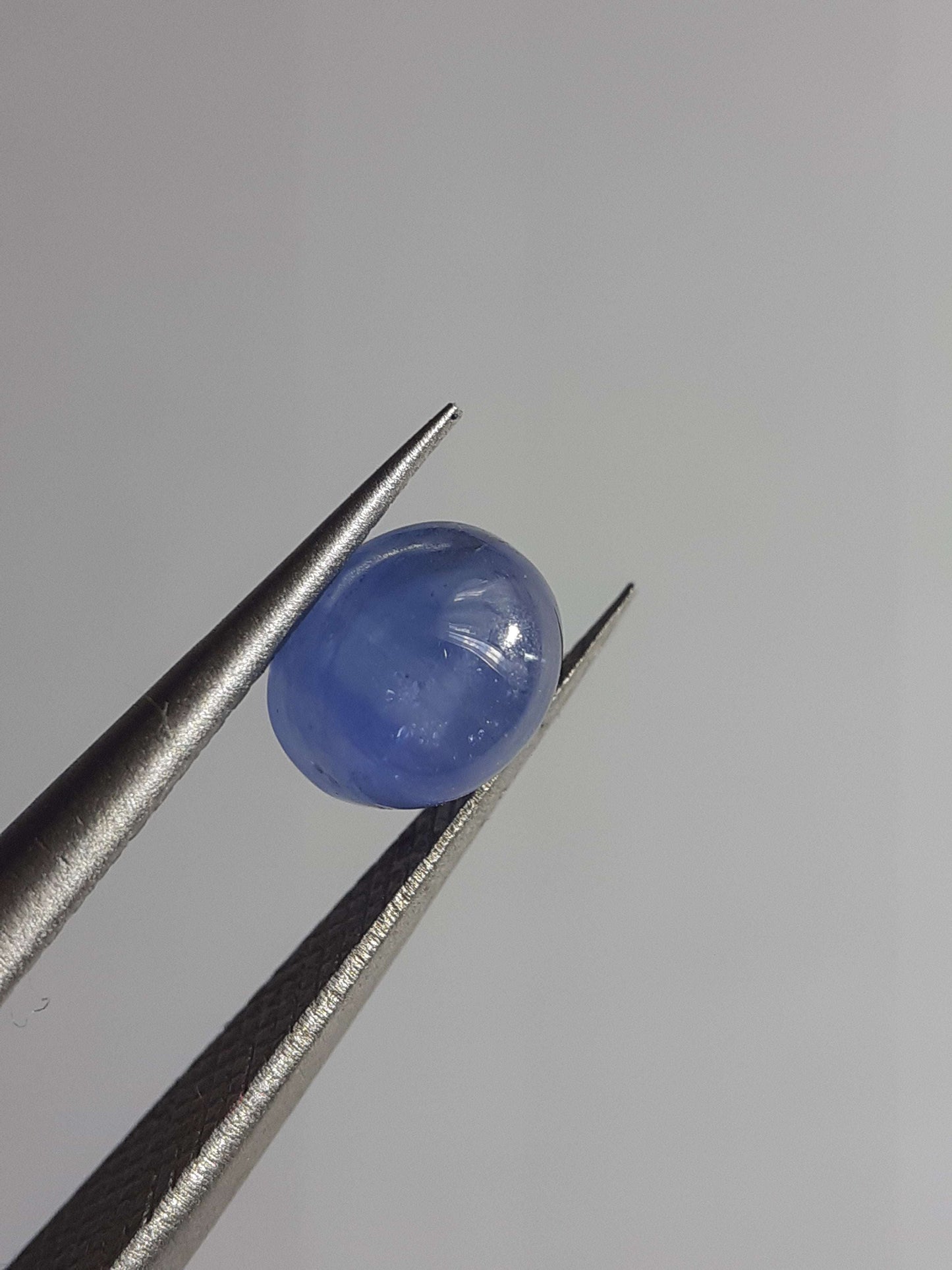 Natural blue Sapphire - 1.28 ct - oval cabochon - Ceylon - heated - certified by NGB - Natural Gems Belgium