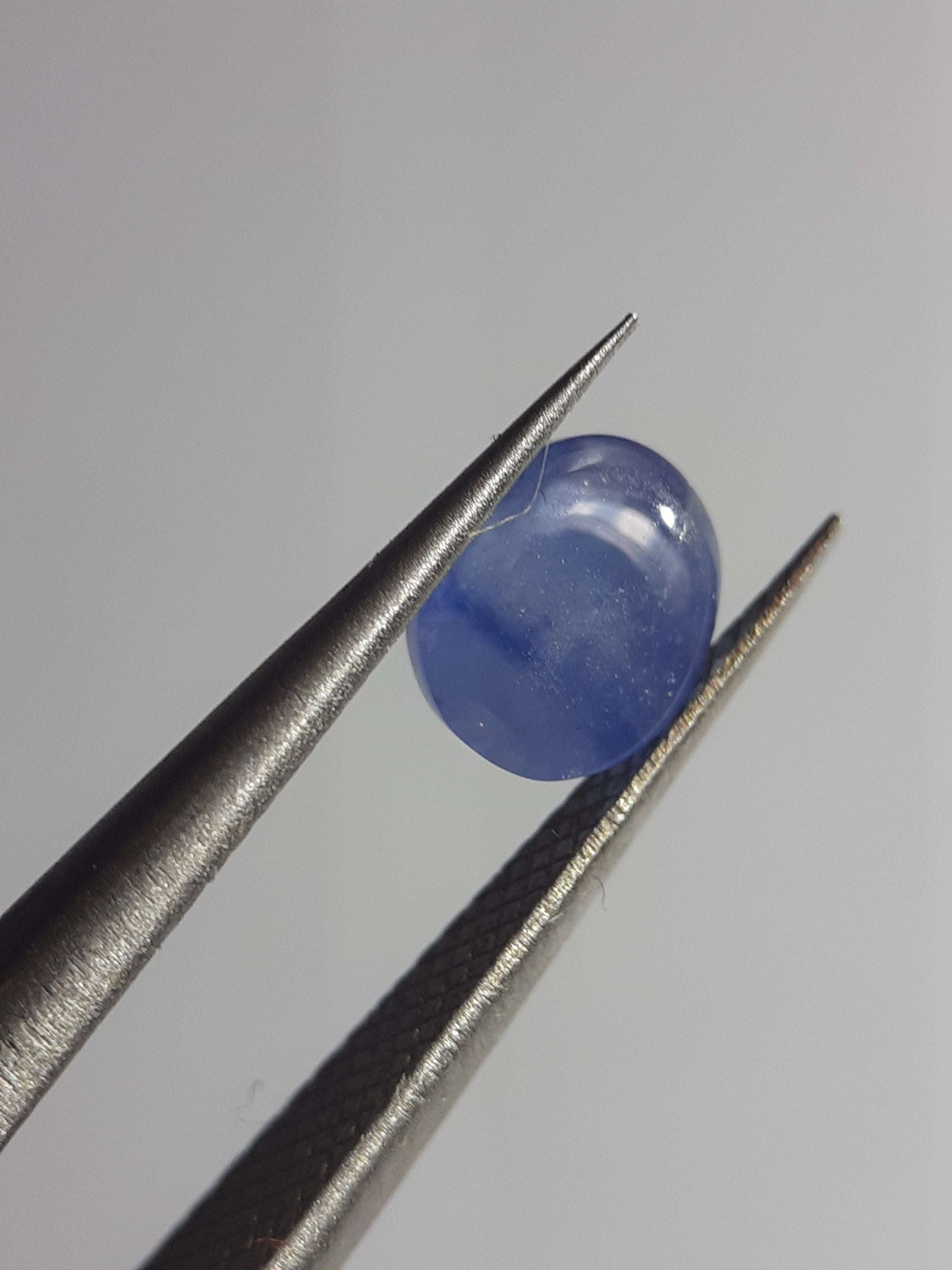 Natural blue Sapphire - 1.28 ct - oval cabochon - Ceylon - heated - certified by NGB - Natural Gems Belgium