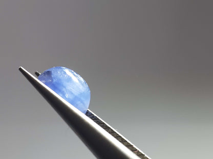 Natural blue Sapphire - 1.28 ct - oval cabochon - Ceylon - heated - certified by NGB - Natural Gems Belgium