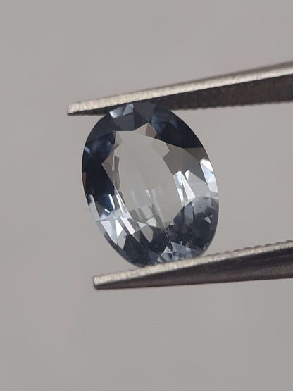 Natural blue spinel - 0.99 ct - oval - unheated - certified by NGB