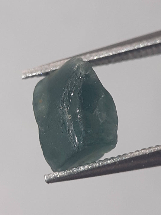 Natural bluish green Apatite - 1.28 ct - Rough Gemstone - unheated