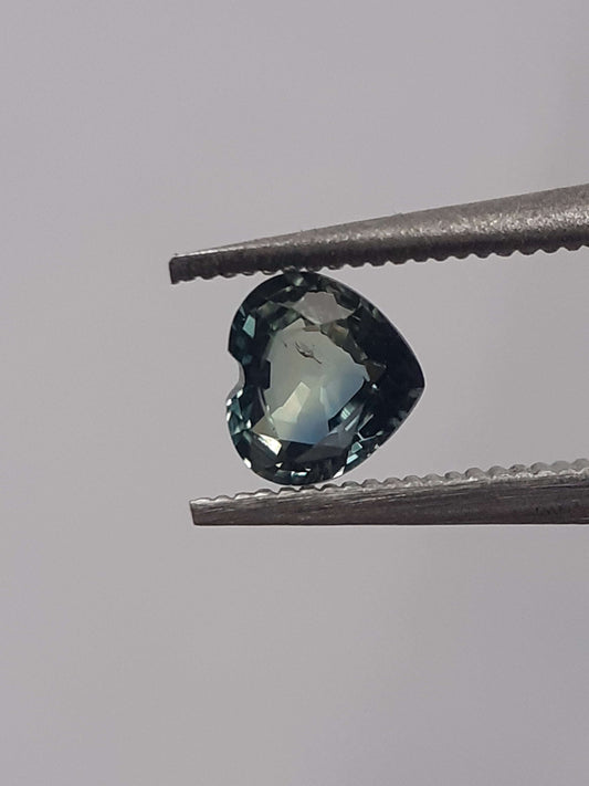 Natural bluish green sapphire - 0.28 ct - Heart - unheated - certified by NGB