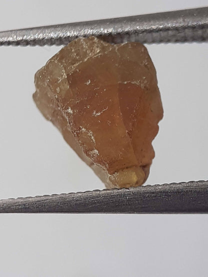 Natural brownish Yellow Apatite - 1.19 ct - Rough Gemstone - unheated