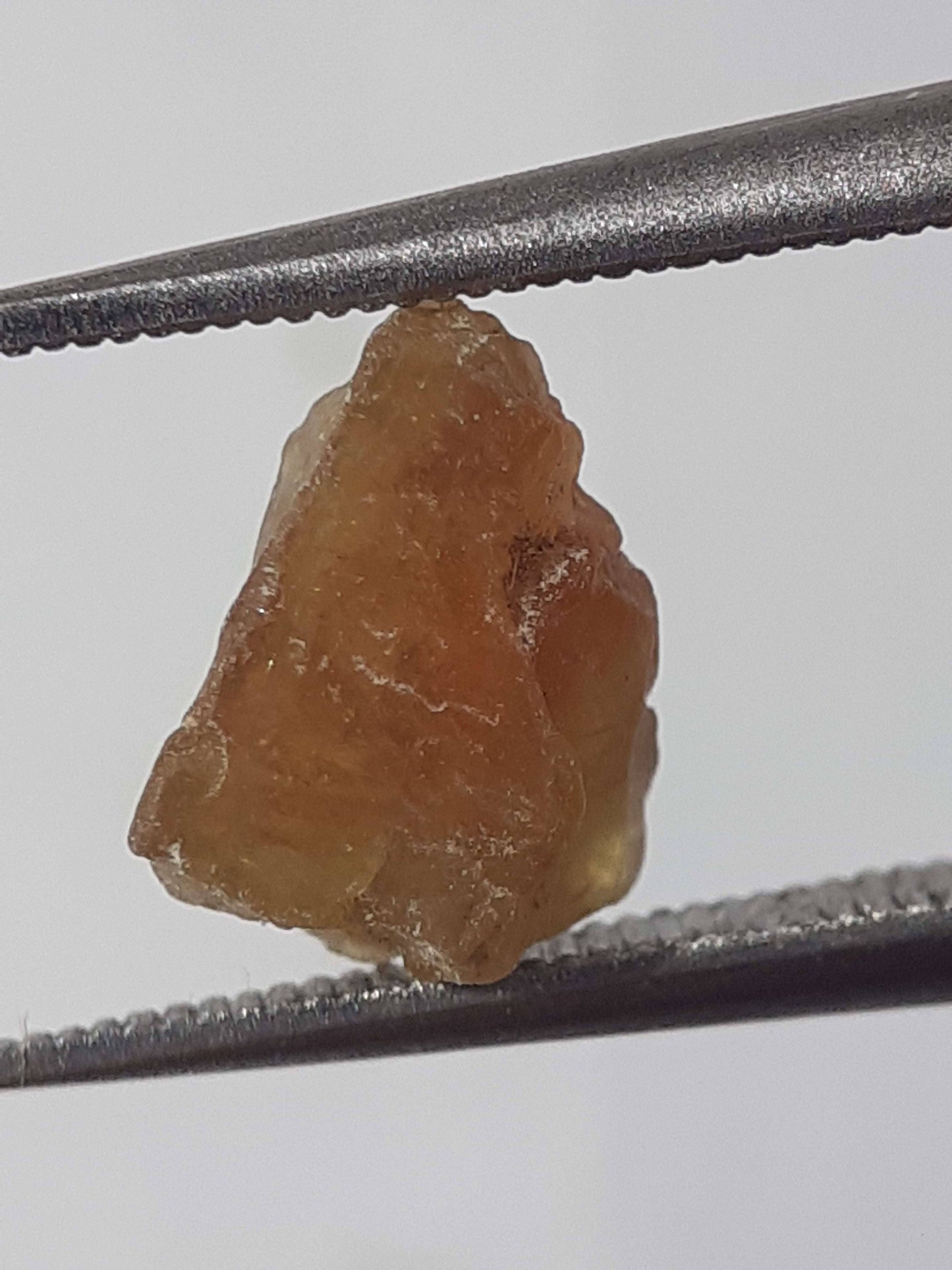 Natural brownish Yellow Apatite - 1.19 ct - Rough Gemstone - unheated