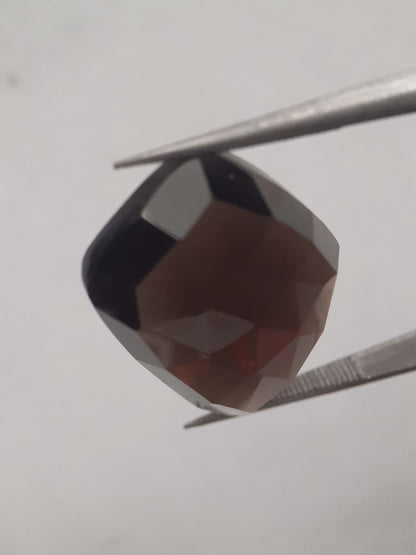 Natural deep greyish brown smoky quartz - 18.023 ct - free form  - unheated - rose cut