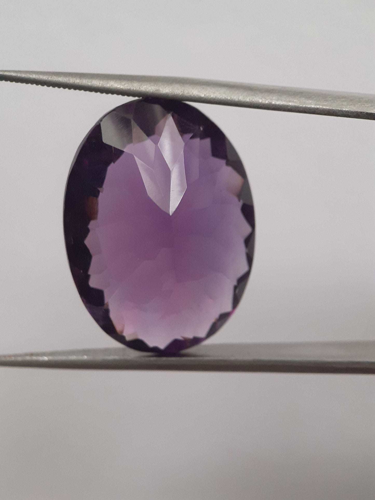 Natural deep purple Amethyst - 15.670 ct - Oval - AAA++ grade - unheated