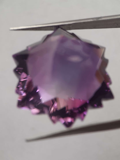 Natural deep purple Amethyst - 33.13 ct - AAA grade - hexagon snowflake - unheated