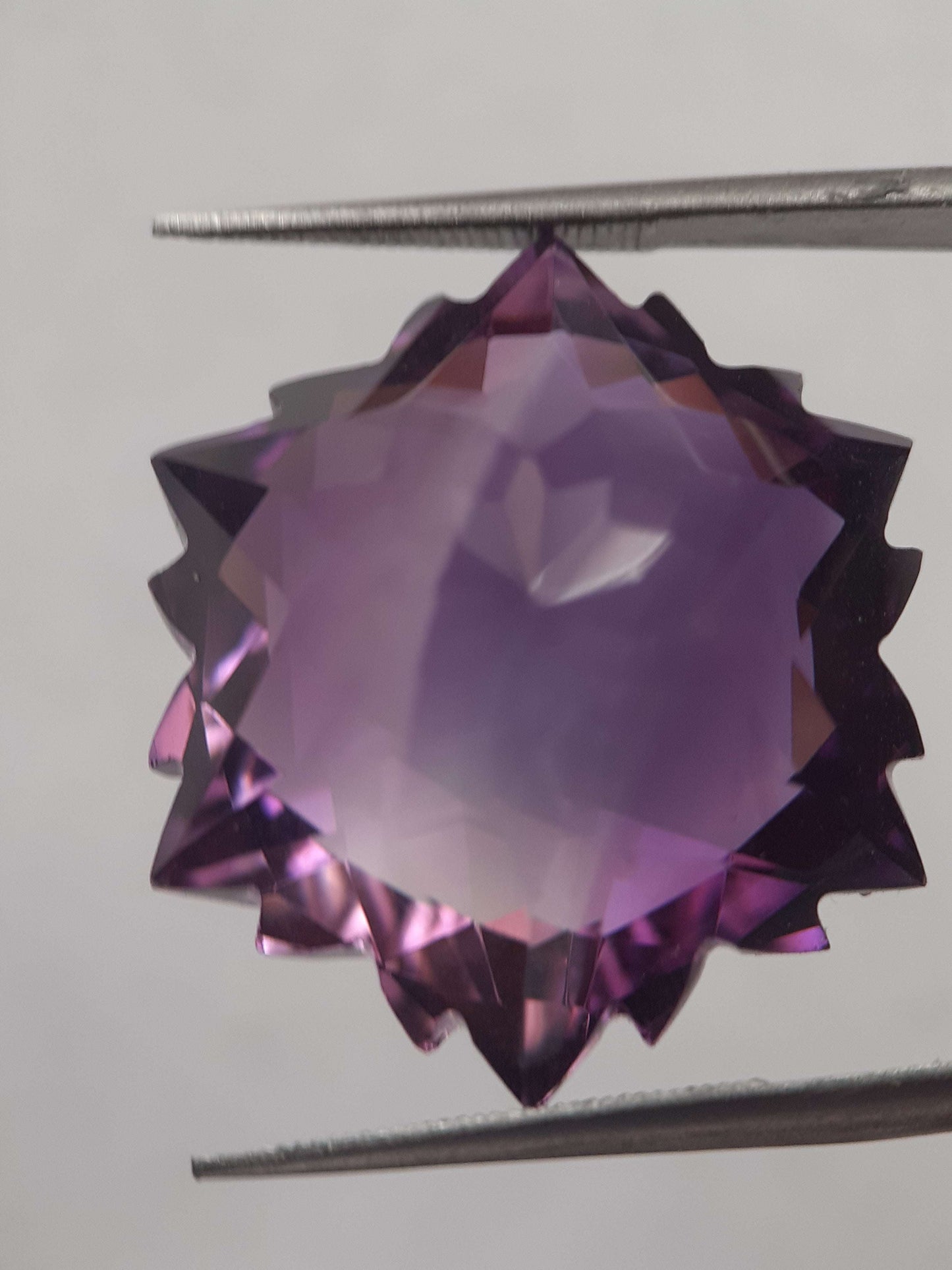 Natural deep purple Amethyst - 33.13 ct - AAA grade - hexagon snowflake - unheated