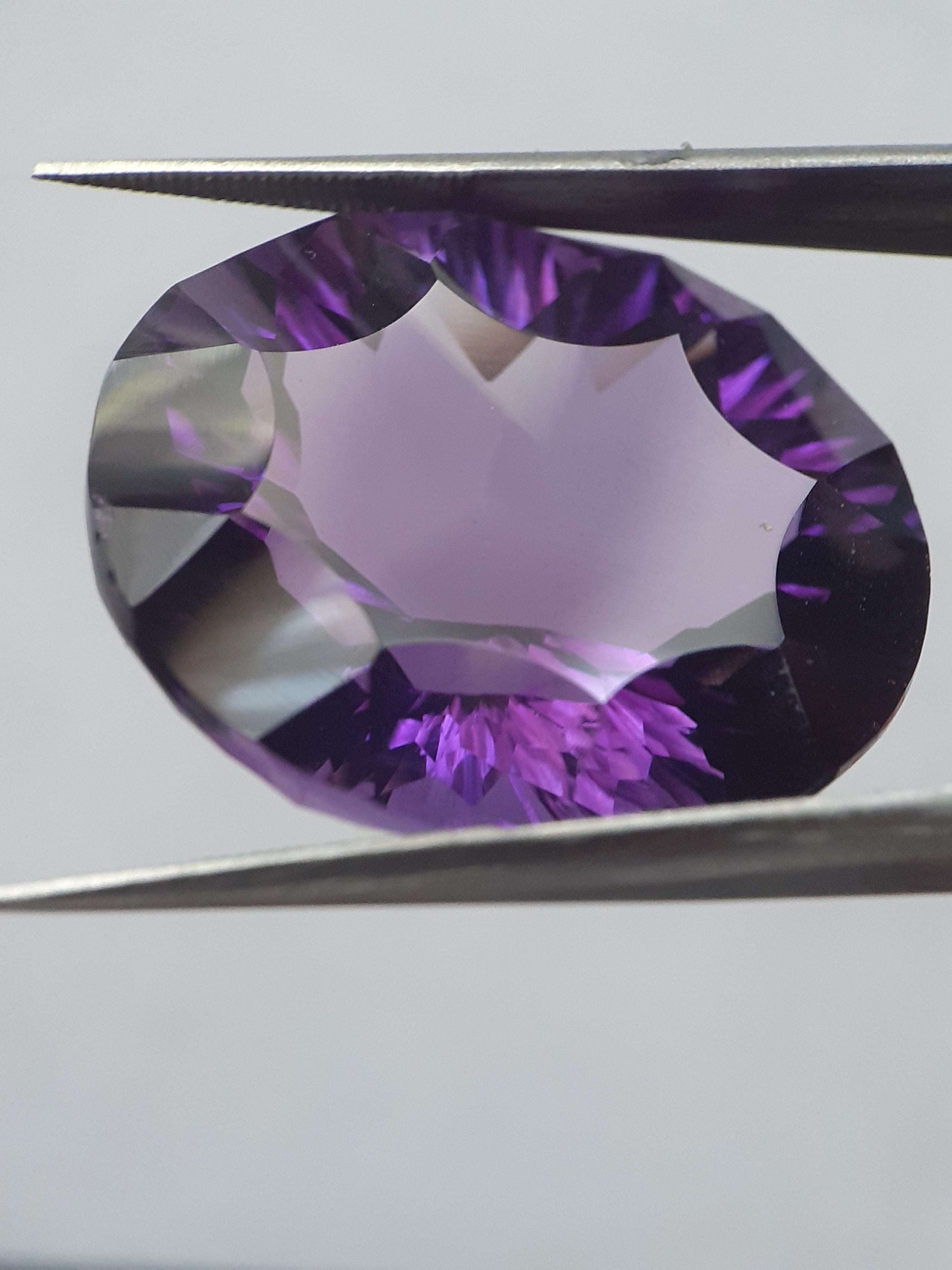 Natural deep purple Amethyst - 36.60 ct - Oval - AAA+ - unheated - certified by NGB