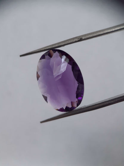 Natural deep purple Amethyst - 9.06 ct - oval - unheated