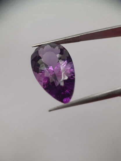 Natural deep purple Amethyst - 9.783 ct - pear - custom cut - certified natural