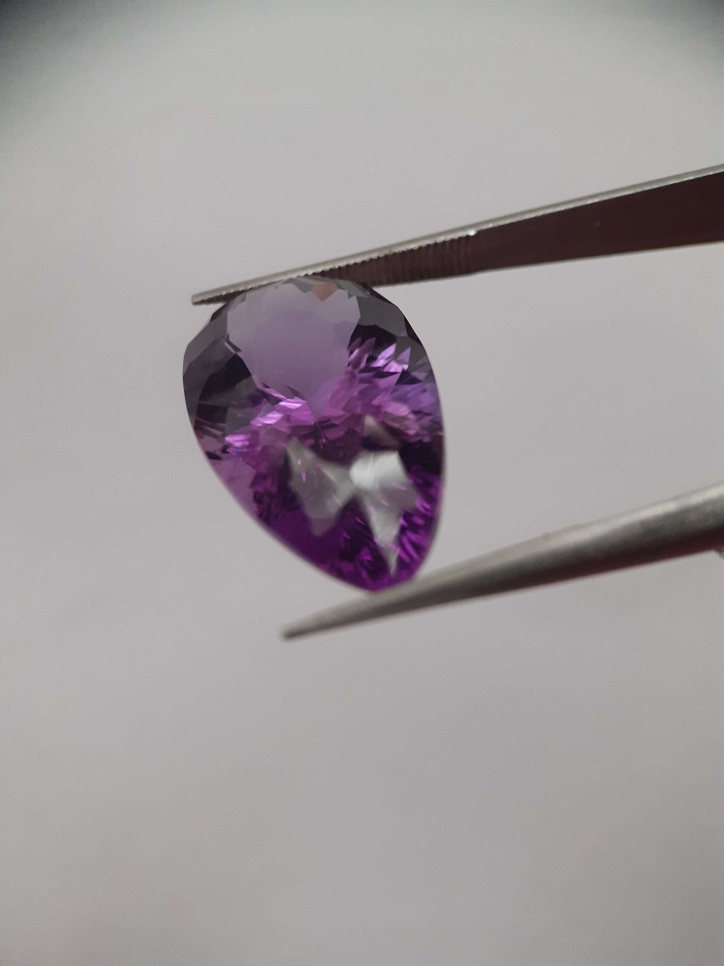 Natural deep purple Amethyst - 9.783 ct - pear - custom cut - certified natural