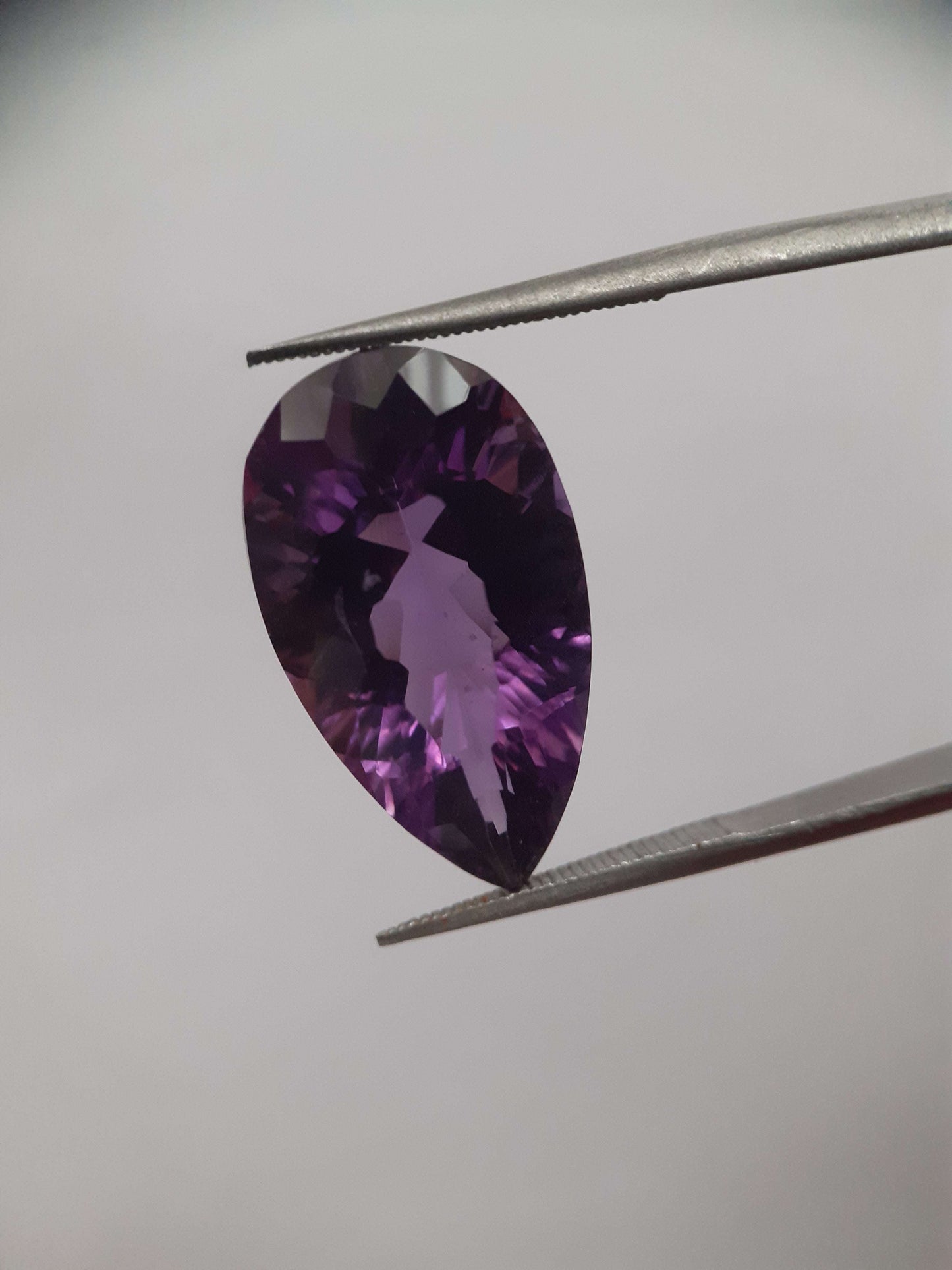 Natural deep purple Amethyst - 9.783 ct - pear - custom cut - certified natural