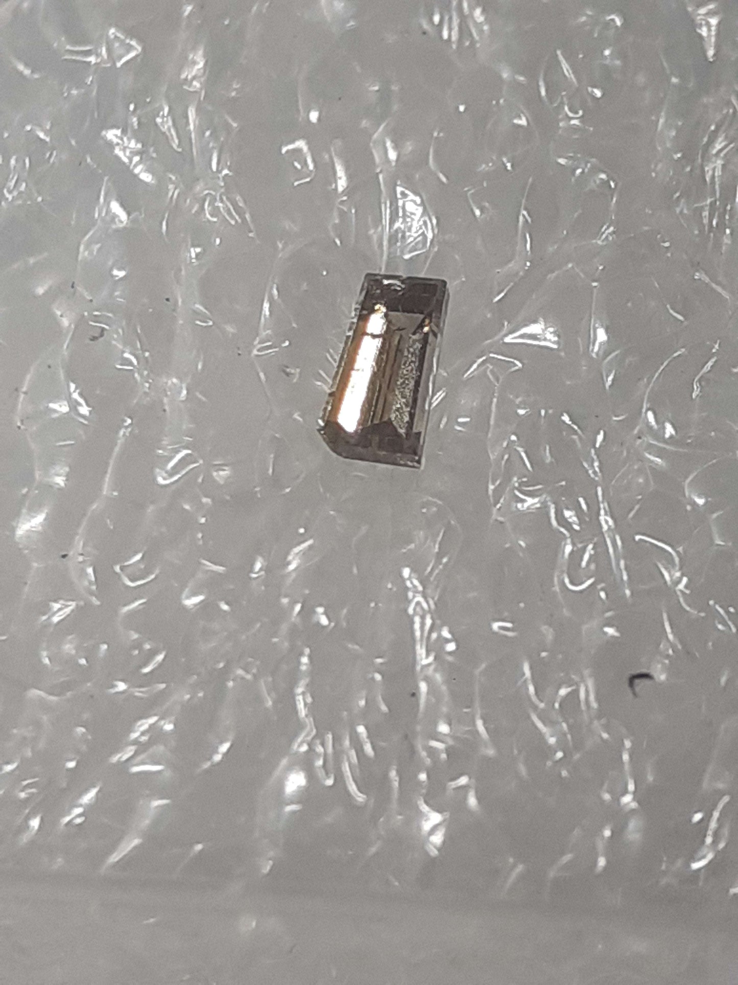 Natural diamond tapered baguette - 0.04ct - I1 - fancy deep yellowish brown - sealed - Natural Gems Belgium