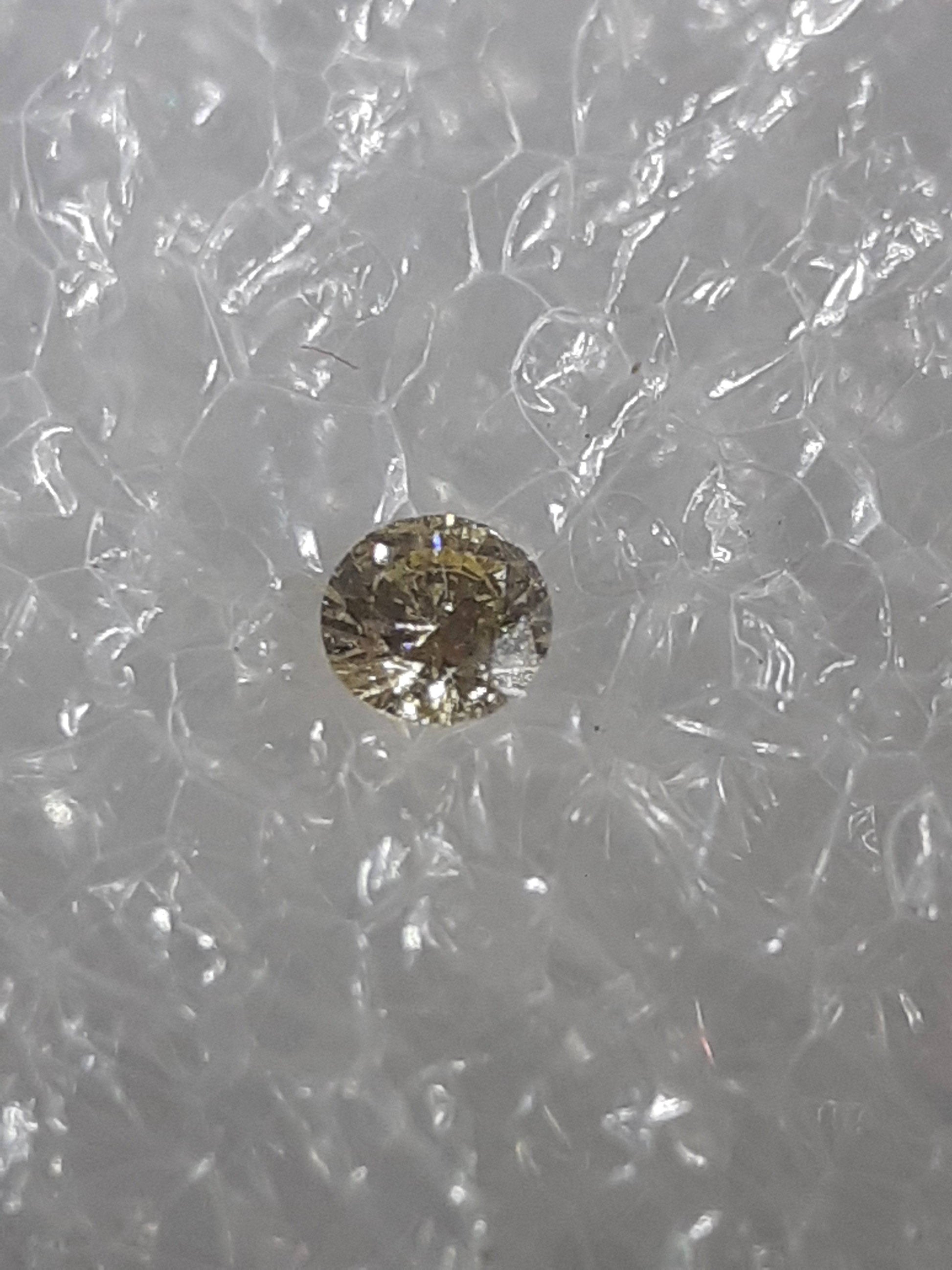 Certified Natural Diamond - Round Brilliant - 0.02ct - I1 - Light Brownish Yellow - sealed - Natural Gems Belgium