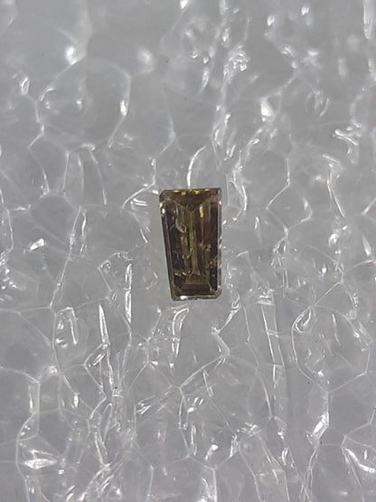 Certified Natural Diamond - Tapered Baguette - 0.02ct - I1 - Natural Fancy Yellow-Brown - sealed - Natural Gems Belgium