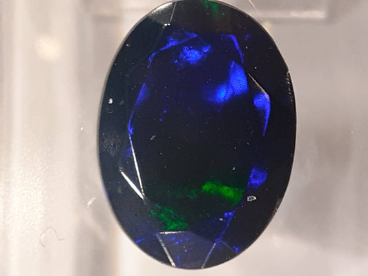 Certified natural Opal - 1.98ct - oval shaped - Ethiopia - sealed - Natural Gems Belgium