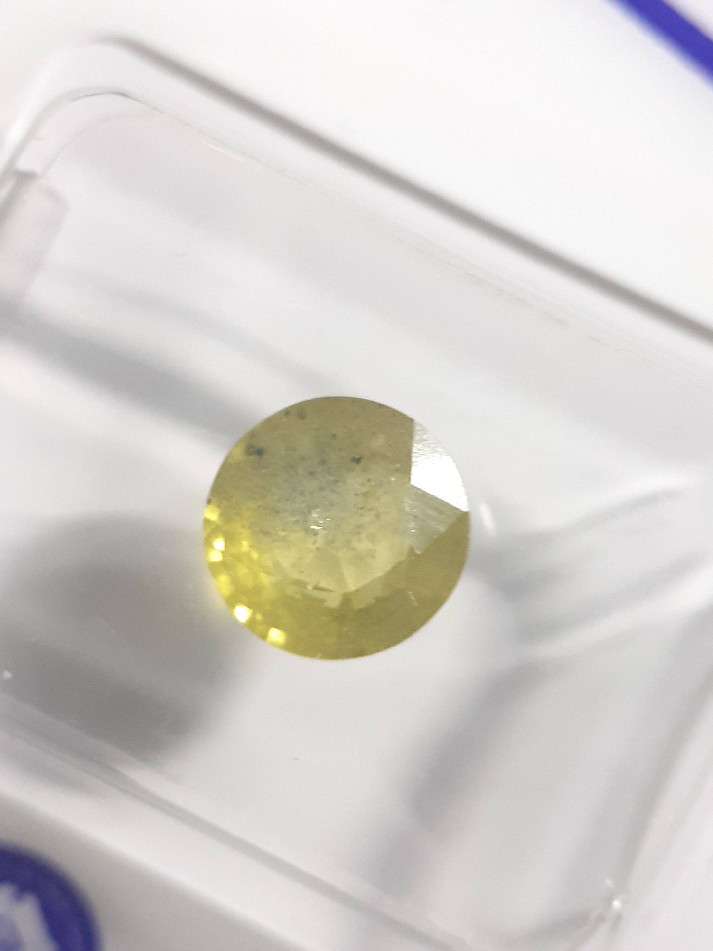 Certified Natural Yellow Sapphire - 1.55 ct - Madagascar - heated - Be treated - Sealed - Natural Gems Belgium