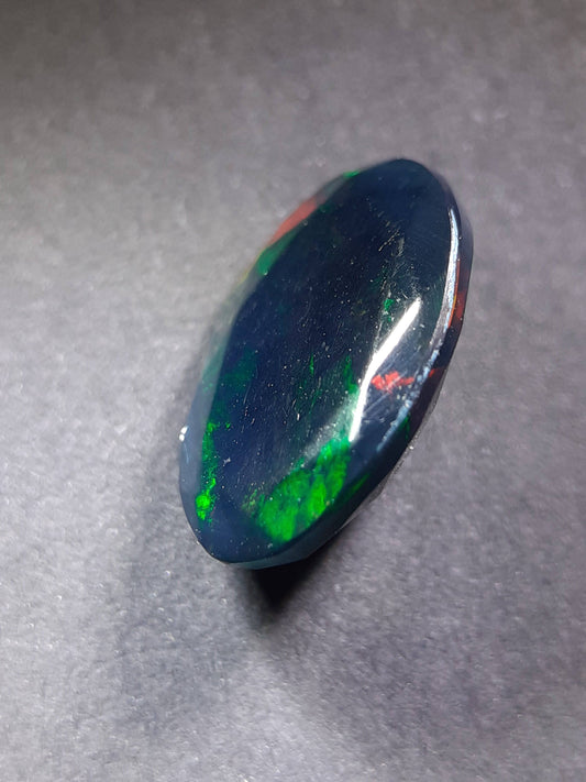 Natural Back Opal - 1.94 ct - oval - Smoked - Ethiopia - Certified by seller - Natural Gems Belgium