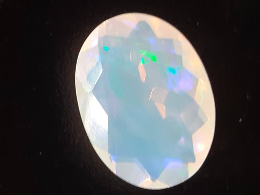 Natural Play-of-Color Crystal Opal - 1.70 ct - Oval - unheated untreated - Ethiopia - Certified by seller - Natural Gems Belgium