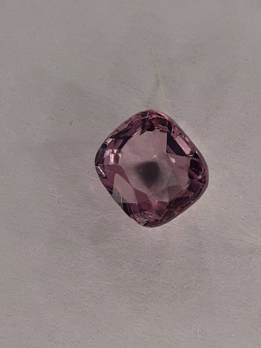 Natural Purplish pink spinel, 0.58 ct, Myanmar, seller certified - Natural Gems Belgium