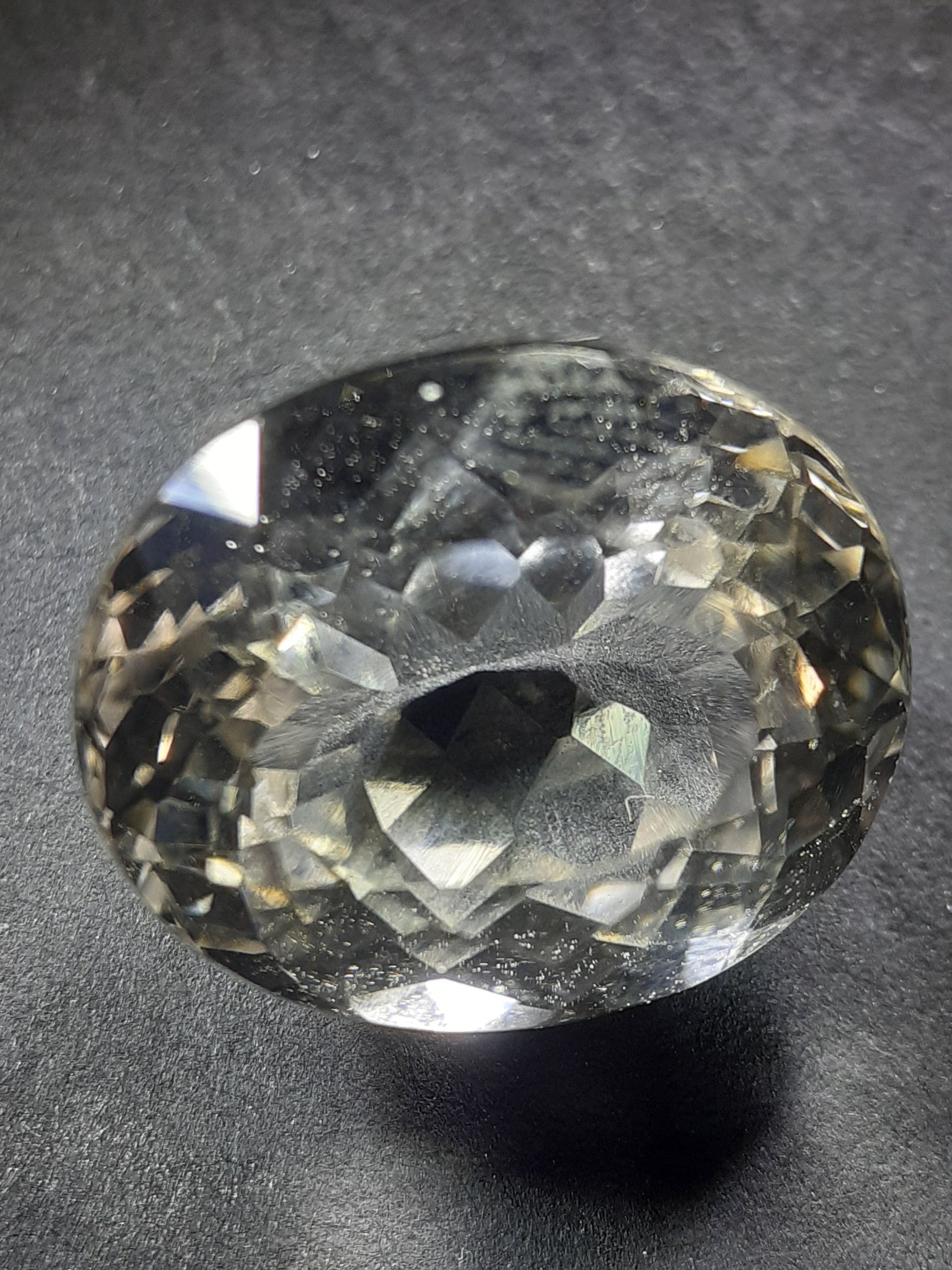 Natural Topaz - 10.61 ct - oval - unheated - untreated - Brasil- Certified by seller - Natural Gems Belgium